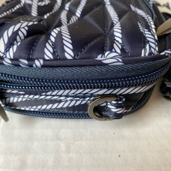 Lug Roundabout 2 Convertible Wallet Crossbody Nautical Navy New - Picture 8 of 16